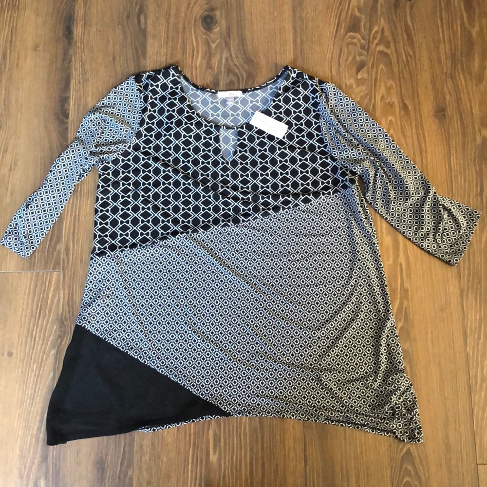 Black and white top